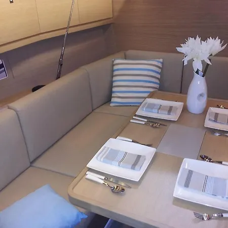 Aura Charter * Canneto (Lipari)